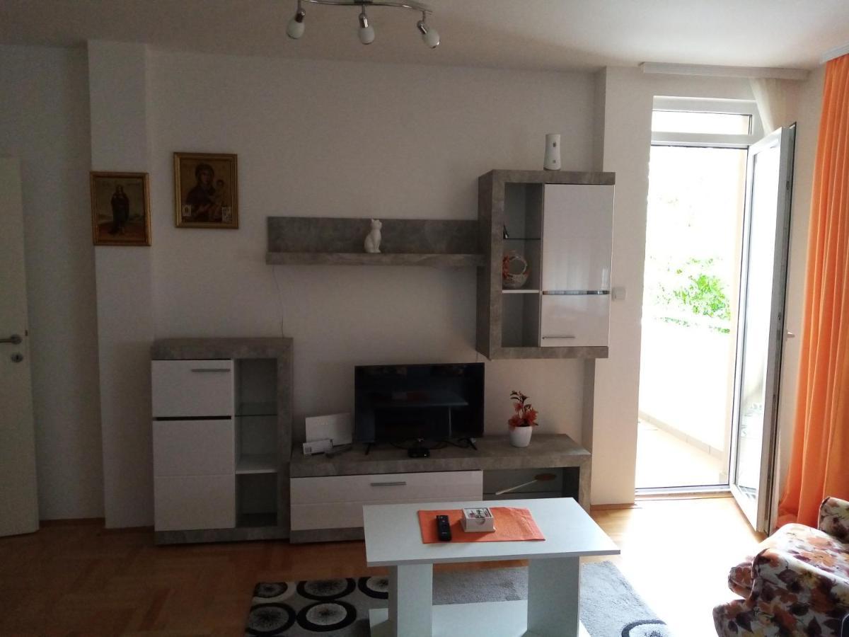 Apartman Maca Pirot Exterior foto